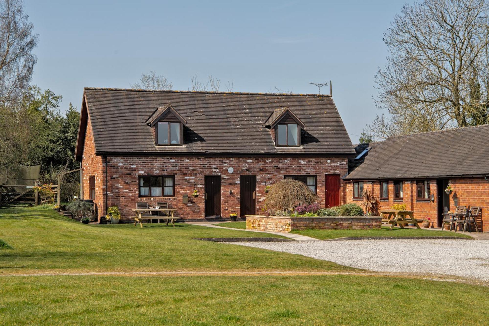 Charlie'S Cottage With Alpacas And 7Mins Drive To Alton Towers Denstone Buitenkant foto