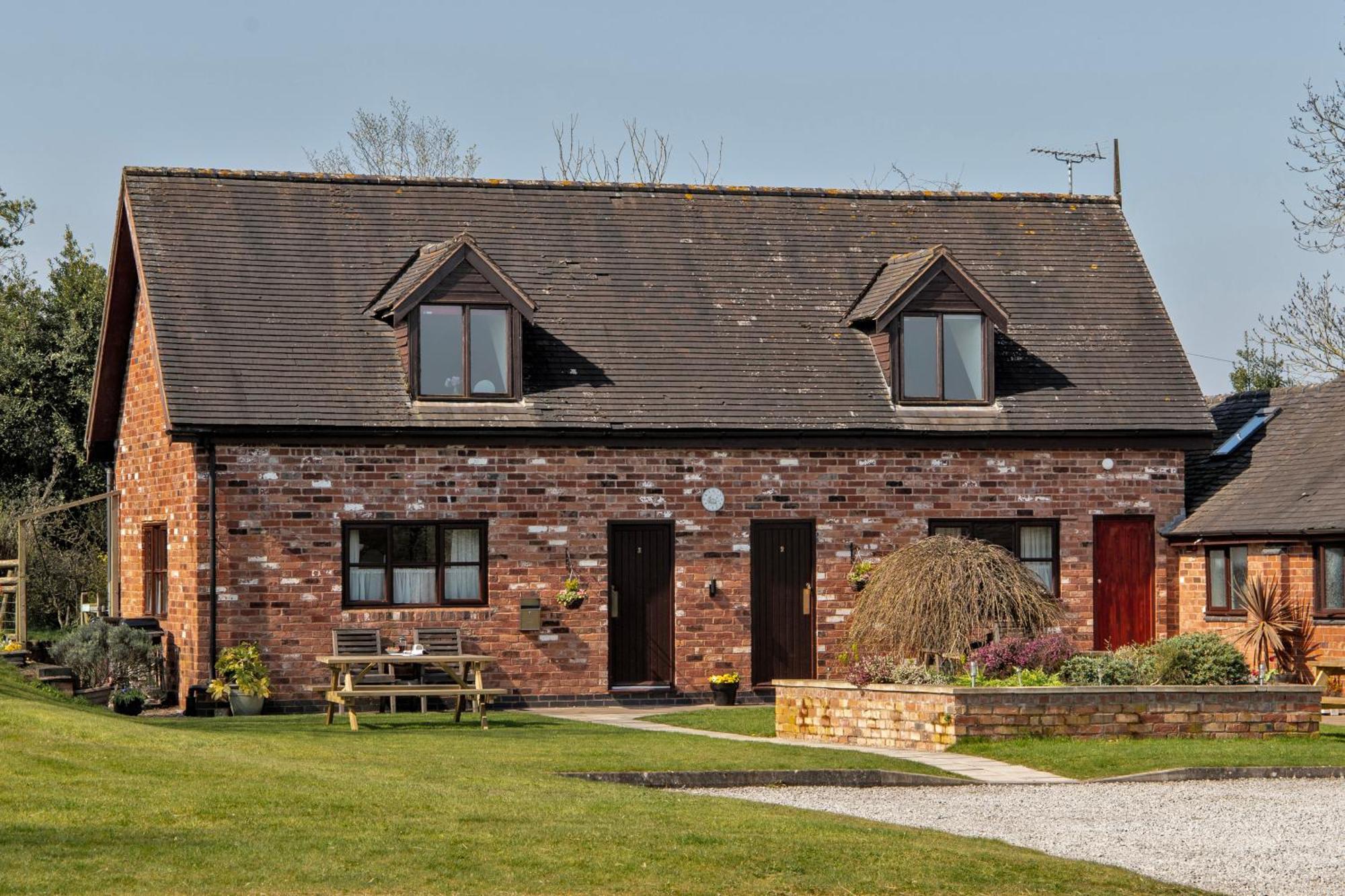 Charlie'S Cottage With Alpacas And 7Mins Drive To Alton Towers Denstone Buitenkant foto