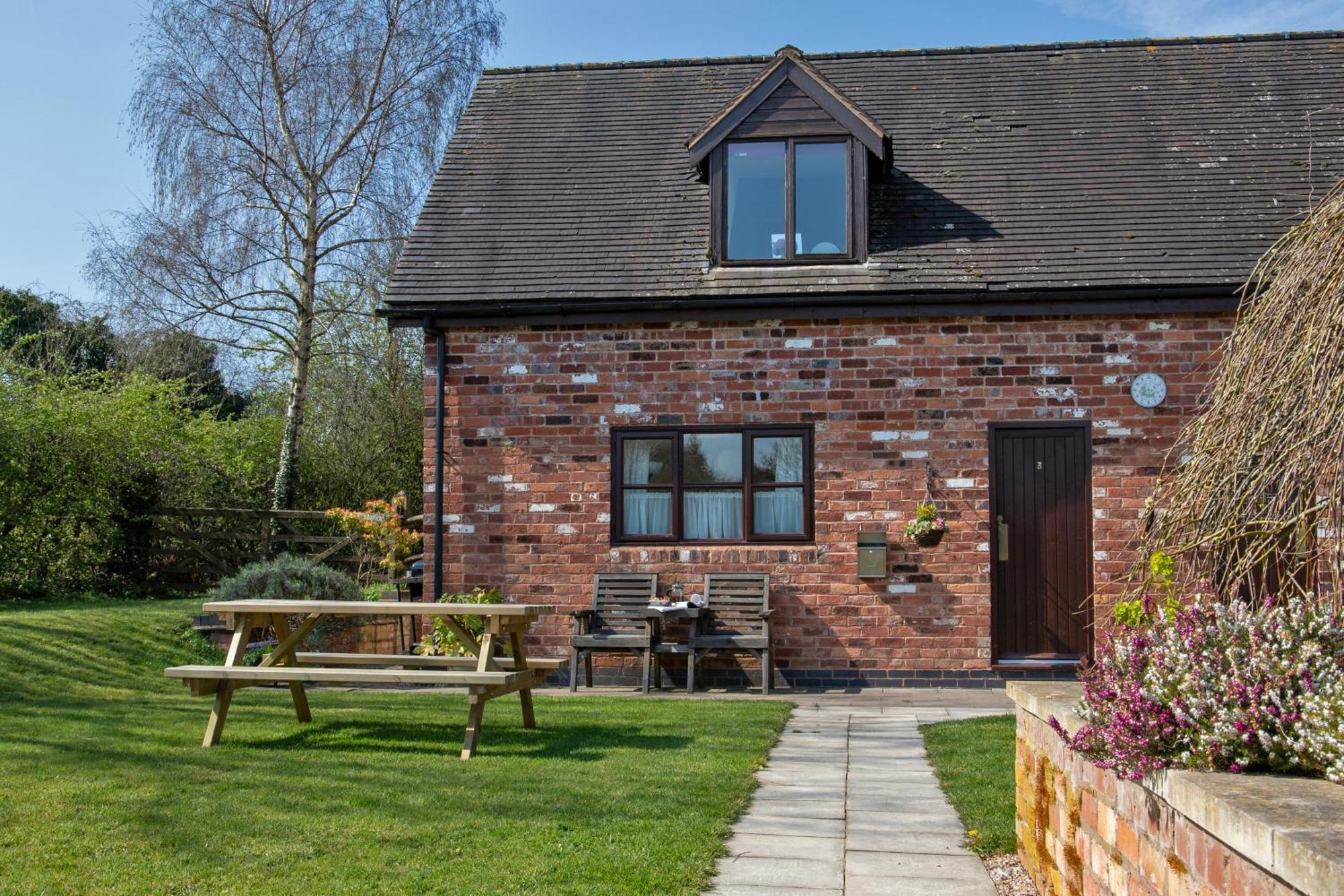 Charlie'S Cottage With Alpacas And 7Mins Drive To Alton Towers Denstone Buitenkant foto